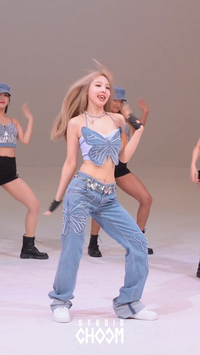 Crop Top Papillon Jean Bretelles Sexy Nayeon Pop ! 4K Studio Choom Kpop