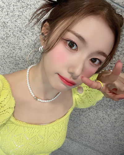 Crop Top Tricot Jaune Manches et Col Ample Youngeun Kep1er Mode Kpop