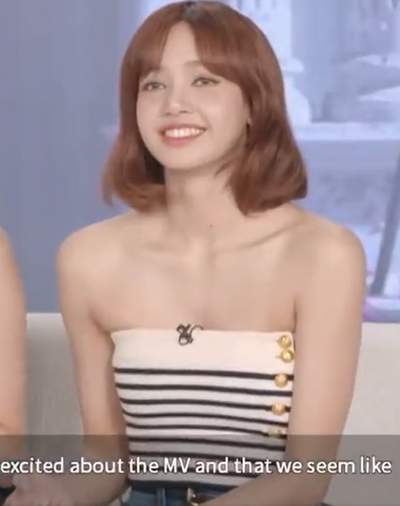 Crop Top Tube Blanc Marinière Rayures Lisa BlackPink Live Countdown Pink Venom