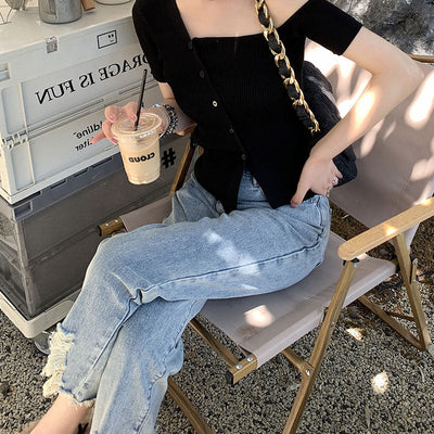 T Shirt Asymétrique Manche Epaule Nue Boutons en Diagonal Karina Aespa