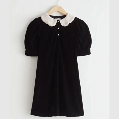 Robe Noire Style Chic et Glamour à Col Dentelle Jisoo BlackPink