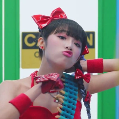 Gants Mitaine Cuir avec Grand Ruban Accessoire Yena Smartphone Kpop MV