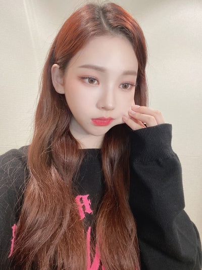 Sweat Graffiti Rock et Guitares 211110 yizhiyu Fansign Karina Aespa