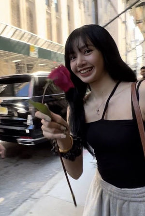 Haut Court à Bretelles Irrégulière Diagonale Lisa BlackPink Mode Femme