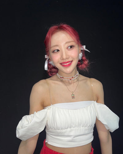 Haut Court Plissé Epaules Nues Blanc Yves LOONA Mode Femme Kpop Corée