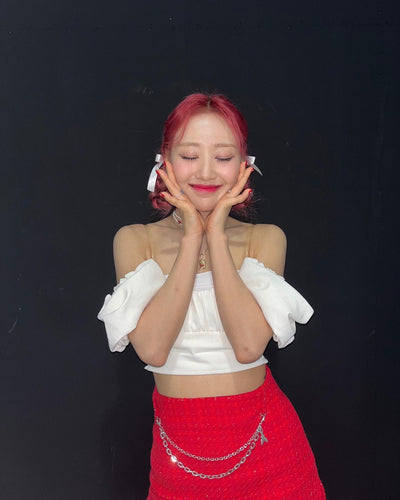 Haut Court Plissé Epaules Nues Blanc Yves LOONA Mode Femme Kpop Corée