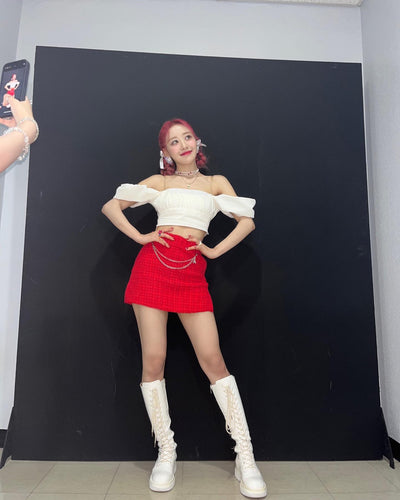 Haut Court Plissé Epaules Nues Blanc Yves LOONA Mode Femme Kpop Corée