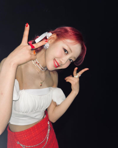 Haut Court Plissé Epaules Nues Blanc Yves LOONA Mode Femme Kpop Corée