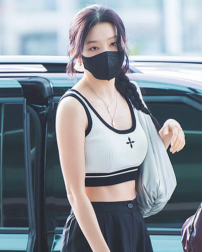 Crop Top Blanc et Noir Croix Style Casual Seulgi Red Velvet Mode Kpop