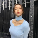 Haut Slim Tricot Bleu Col V Avec Collier Ras de Cou Yooa Oh My Girl