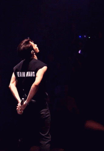 T Shirt Noir Team Wang avec Trous Métal Jackson Wang Concert Mode Kpop