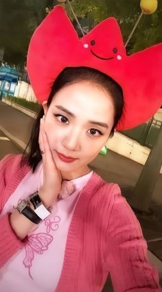 T Shirt Spoiled Papillon Rose Crop Top Jisoo Blackpink