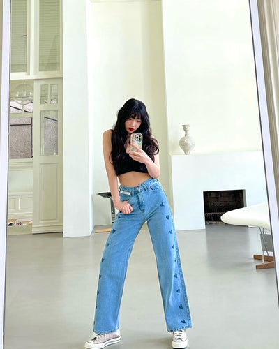 Pantalon en Jean Taille Haute Motif Coeur Joy Red Velvet Mode Kpop