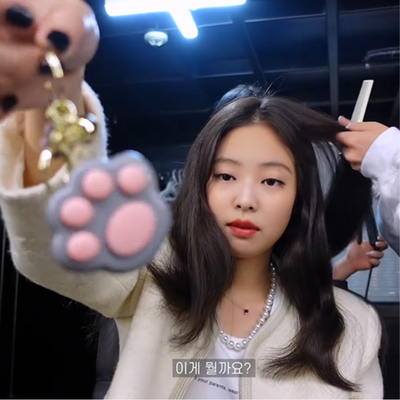 Porte Clef Patte de Chat Jeu Musical Memoire Jennie BlackPink Vlog