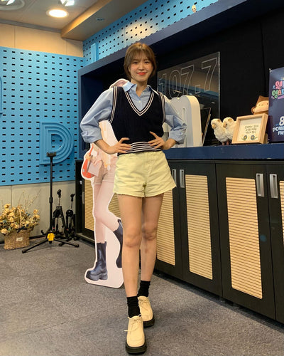 Pull Crop Col V Sans Manches Rayures Blancs à Torsades Wendy RedVelevet