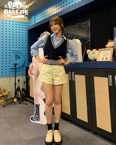 Pull Crop Col V Sans Manches Rayures Blancs à Torsades Wendy RedVelevet