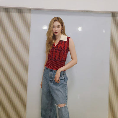 Pull Taille haute Losanges Croisés Col en V Contraste Rouge Noir Sunmi