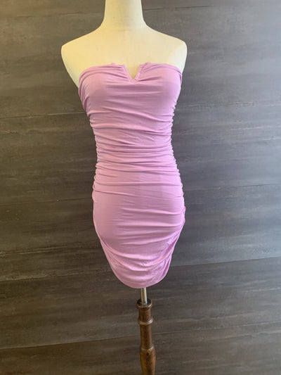 Robe Slim Bustier en V Rose Umji Viviz Bop Bop Inkigayo SBS Kpop Mode