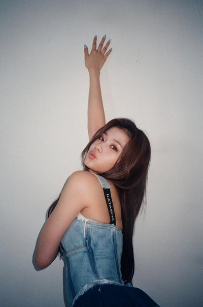 Sana Robe Sexy Patchwork en Jean avec Strap I Can't Stop Me Twice Kpop