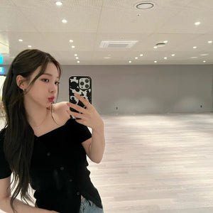 T Shirt Asymétrique Manche Epaule Nue Boutons en Diagonal Karina Aespa