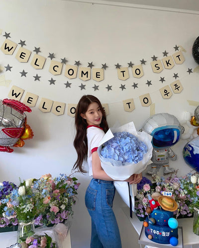 T Shirt LouLou avec Coeur Rouge WonYoung Ive SK Telecom Instagram Kpop