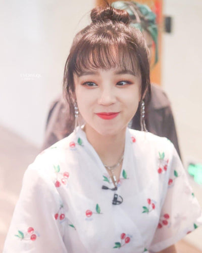 Yuqi Robe Cerise Mi-Longue Jupe Stage Boom 爆裂舞台 Recording