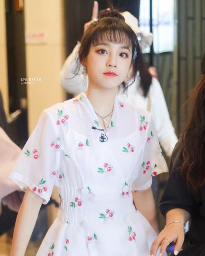 Yuqi Robe Cerise Mi-Longue Jupe Stage Boom 爆裂舞台 Recording